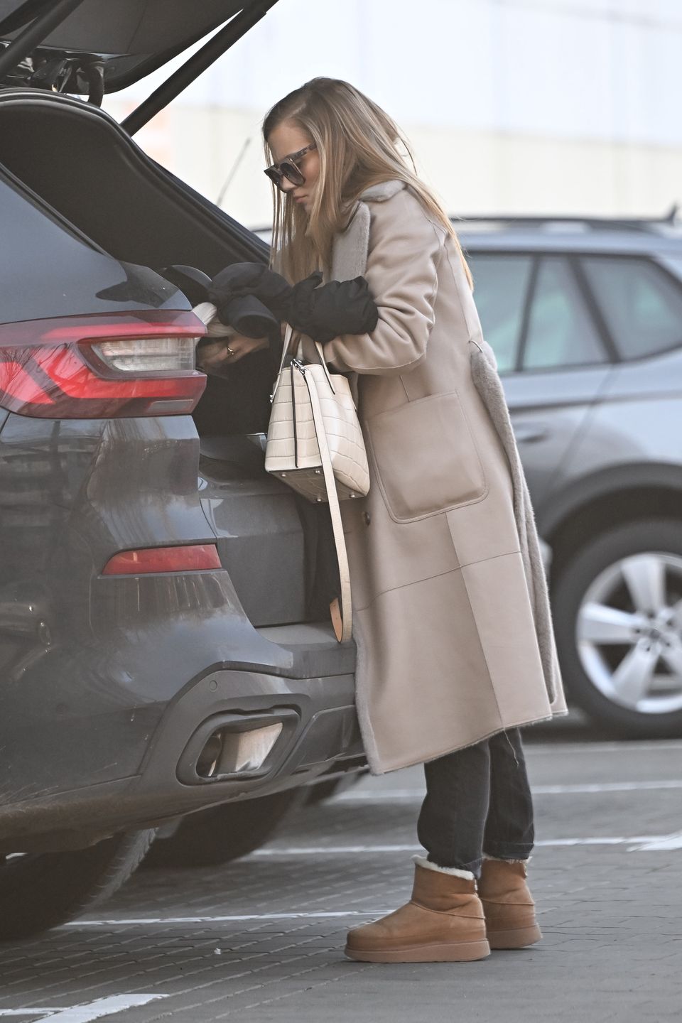 Agnieszka Kaczorowska pędzi na trening do "TzG"