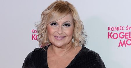 Katarzyna Skrzynecka chwali się świątecznym zdjęciem z rodziną, a fanka zaczepia: "Nawet dziecko musi MIEĆ FILTR?" (FOTO)