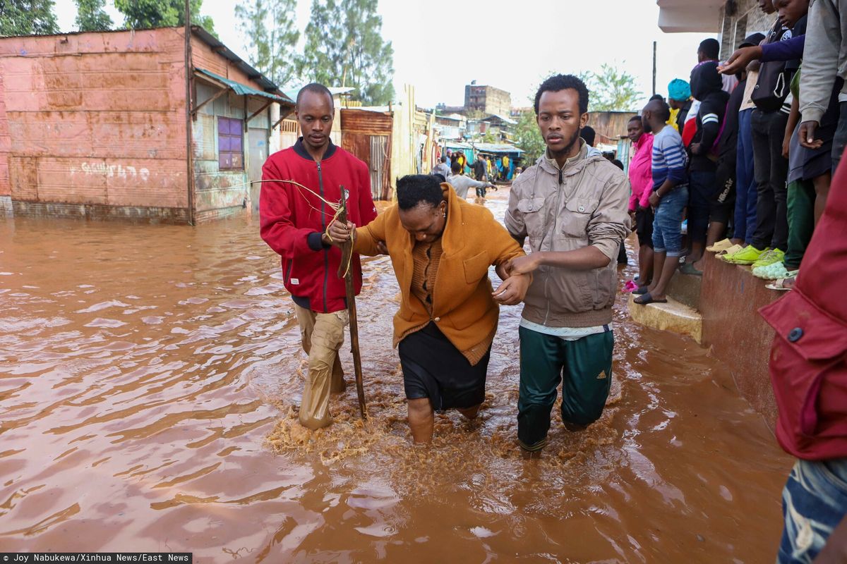 Co najmniej 93 osoby zginęły w wyniku ulewnych deszczy i powodzi w Kenii