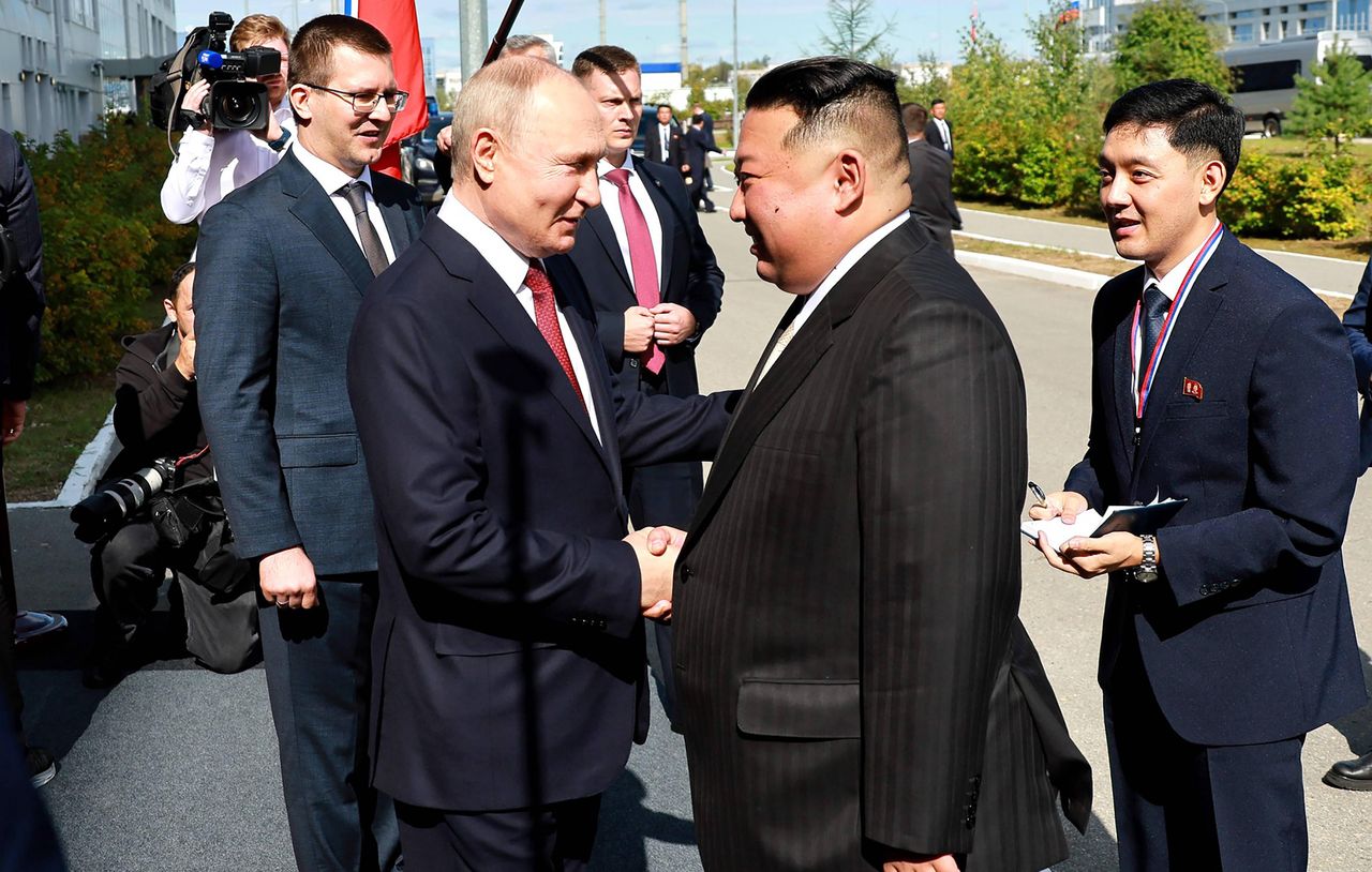 Władimir Putin i Kim Dzong Un podczas spotkania w Rosji