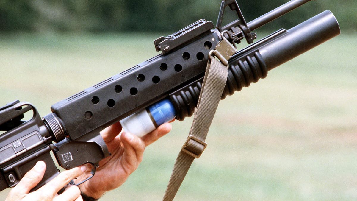 Granat antydronowy. Złap drona w sieć i ściągnij na ziemię 1