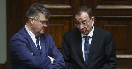 "To dopiero początek". Sprawa Wąsika i Kamińskiego "nakręca spiralę"
