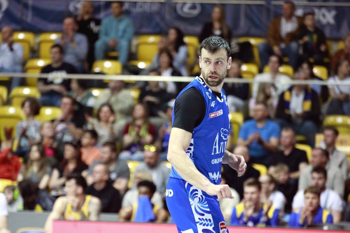 W swojej bogatej karierze w Anwilu Włocławek Kamil Łączyński zdobył: dwa mistrzostwa Polski, brązowy medal, Superpuchar Polski. FIBA Europe Cup, ENB, tytuł MVP Finałów PLK