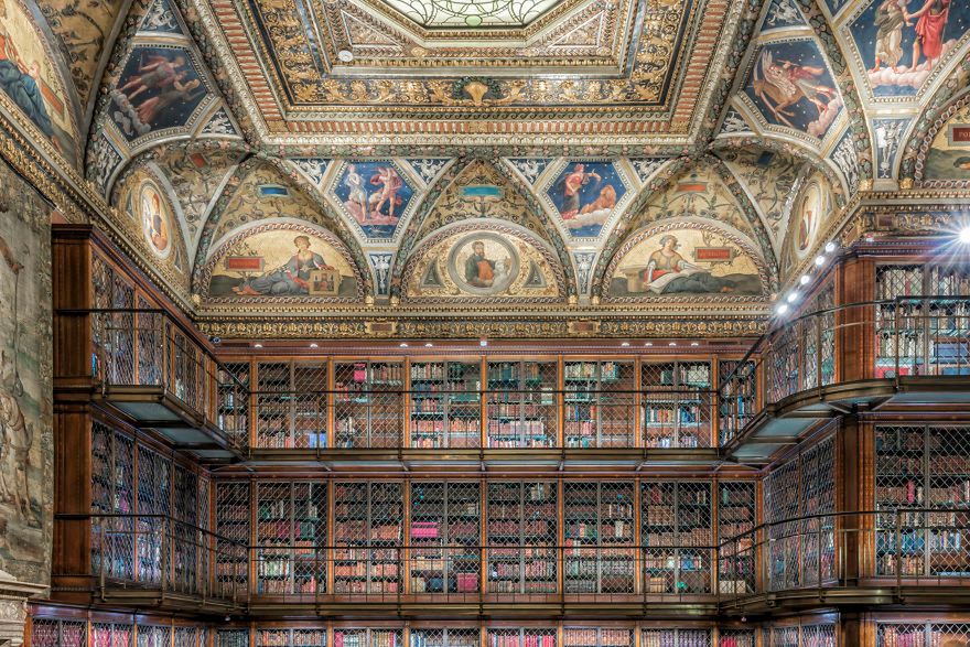 Zobacz najpiękniejsze biblioteki całego świata w jednym projekcie 11