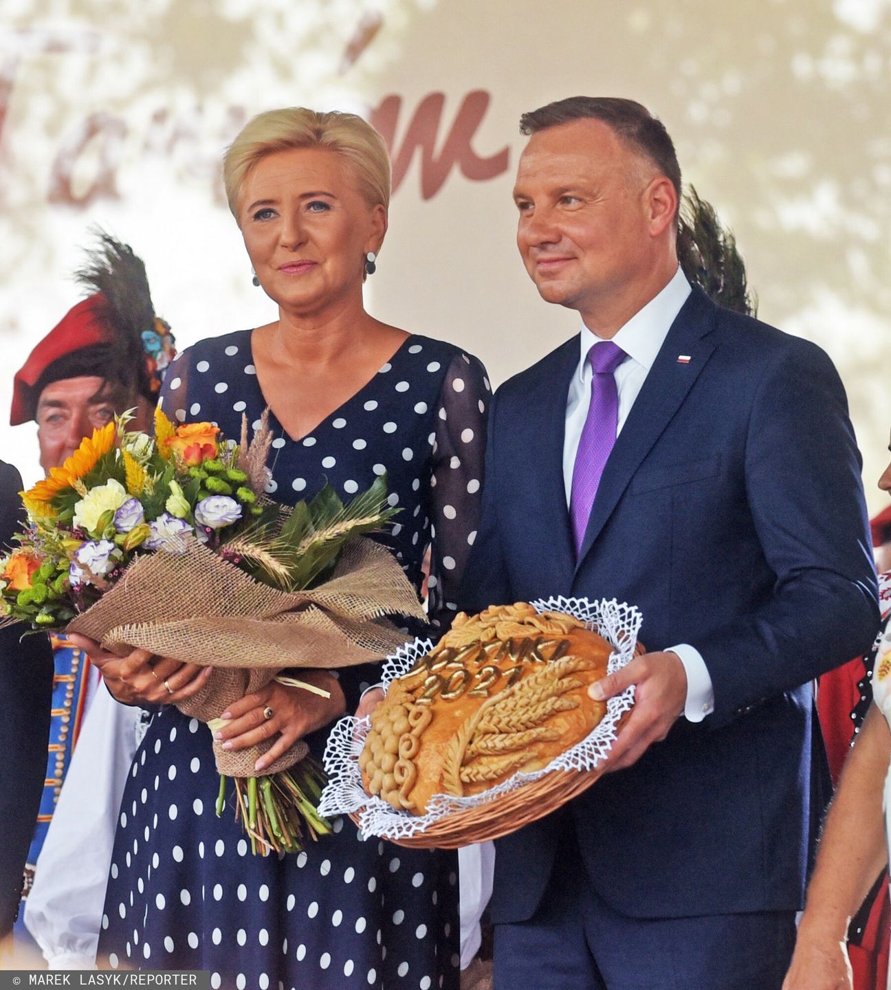 Zapracowani Andrzej Duda i Agata Duda świętują dożynki w Zbylitowskiej Górze