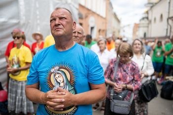 Wyruszyła XXIX Pielgrzymka Biegowa z Tarnobrzega na Jasną Górę. Uczestnicy chcą pokłonić się Jasnogórskiej Pani. Zobacz zdjęcia
