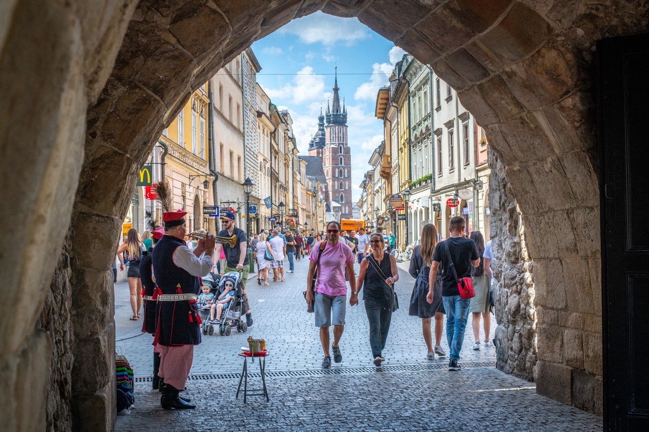 Tak Polacy spędzają wakacje. Zmieniają się trendy i preferencje