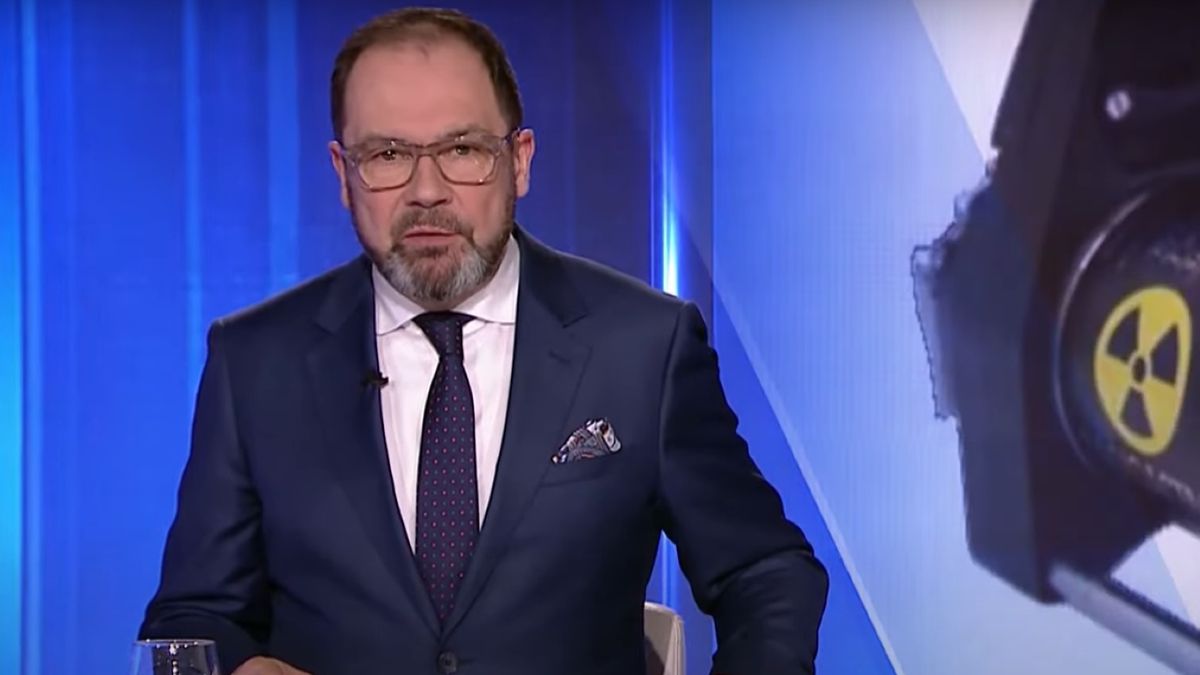 Jarosław Kulczycki prowadzi "Panoramę" w TVP2