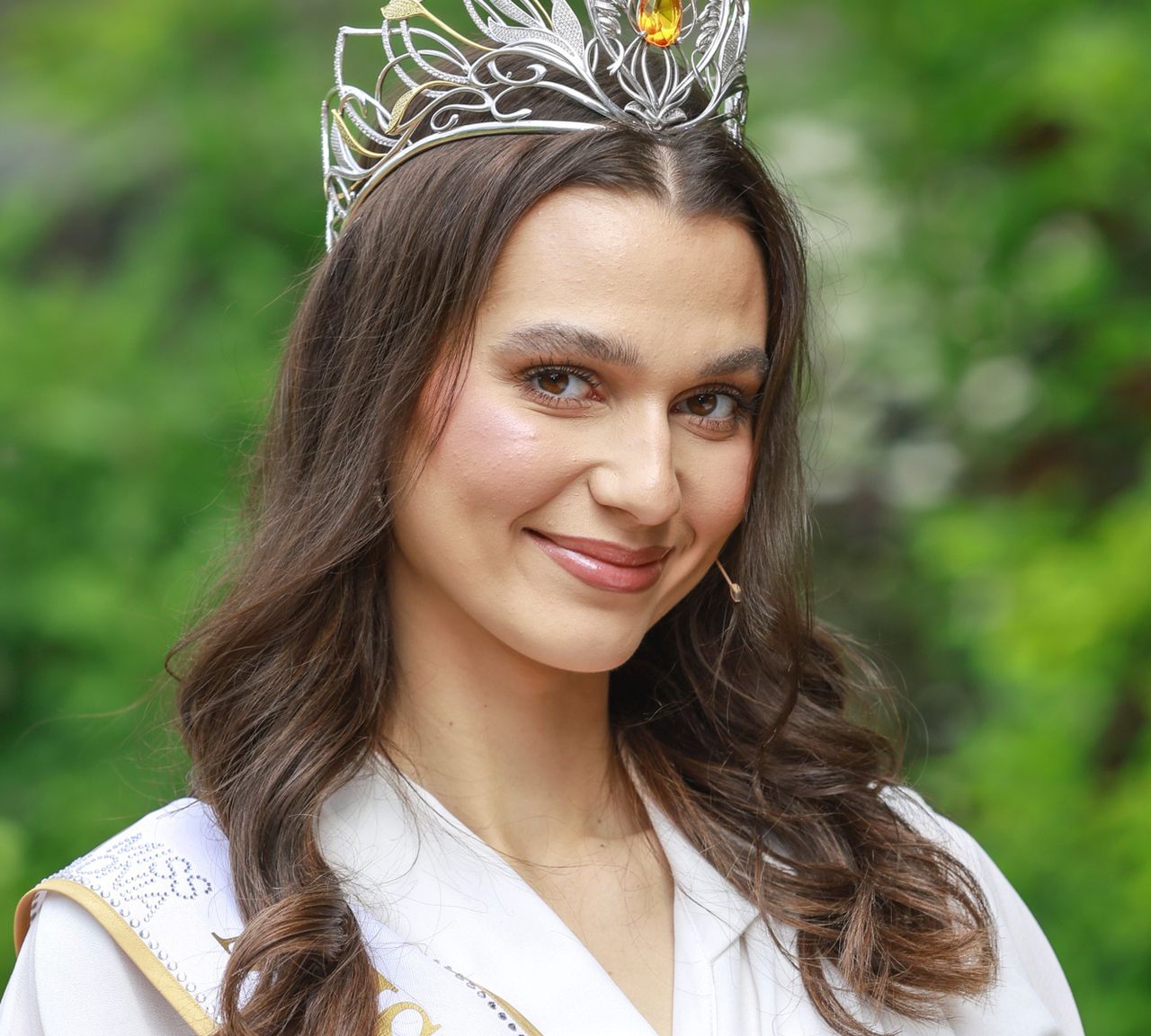 Niczym Śnieżka w środku lata. Miss pokazała się w bieli