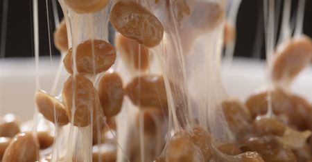 Jedz produkty ze spermidyną. Jelita będą działały jak w zegarku i poprawisz odporność psychiczną