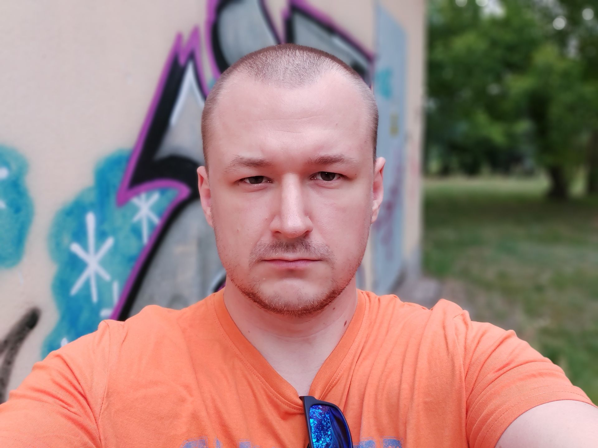 Samsung Galaxy A80 kontra przedni aparat Galaxy S10. Czy obracana kamera ma sens? 24