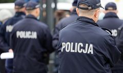 Policjanci z Koszalina nękali bezdomnych. "Nagrali ich, jak spali w radiowozie"