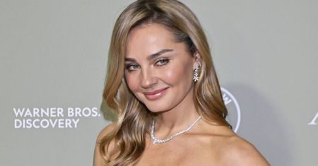 W takim stroju odpoczywa na Helu. W "bokserkach" wygląda zjawiskowo