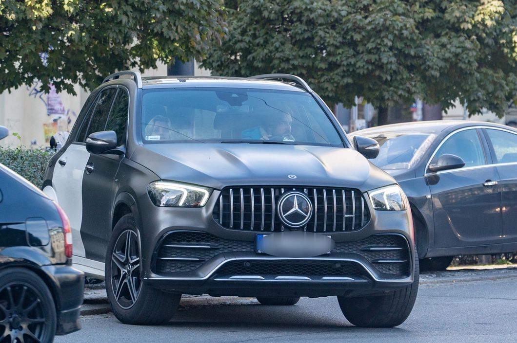 Piotr Stramowski "przyłapany" z ukochaną na mieście