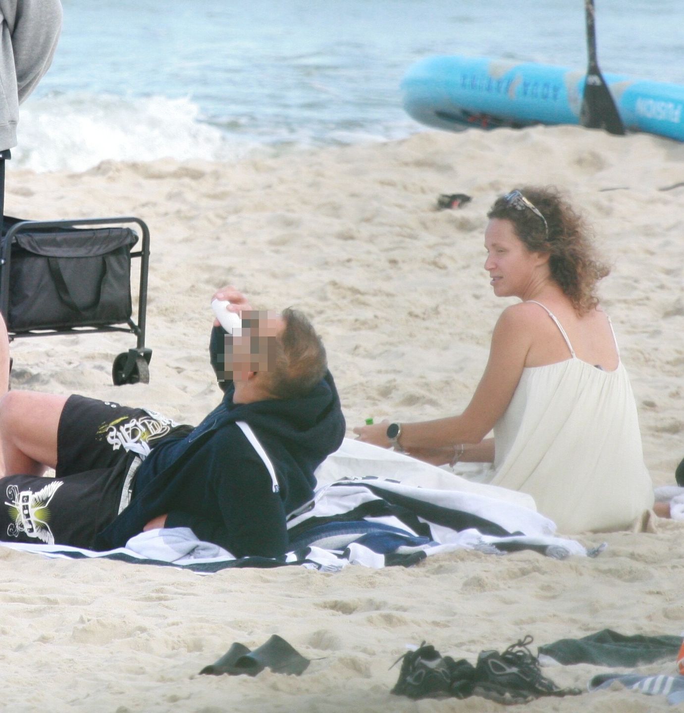 Monika Mrozowska dokazuje na plaży z nowym partnerem 
