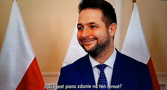 Patryk Jaki w spocie autopromocyjnym TVP Info krytykuje TVN24 i Hannę Gronkiewicz-Waltz (wideo)