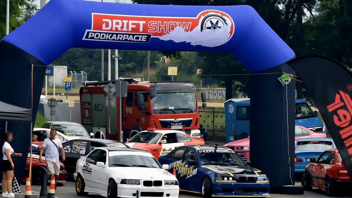 Jarosław: Kierowca potrącił kobietę podczas imprezy motoryzacyjnej