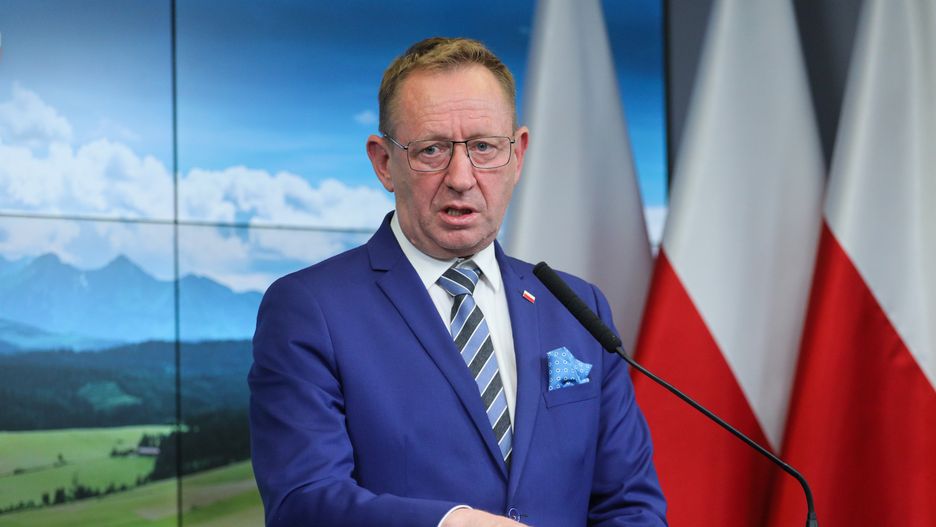 Warszawa, 04.07.2023. Minister rolnictwa i rozwoju wsi Robert Telus podczas briefingu prasowego nt. ustaleń po posiedzeniu Rady Ministrów, 4 bm. w MRiRW w Warszawie. (mr) PAP/Paweł Supernak