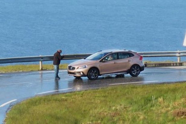 Volvo XC40 wyszpiegowane bez kamuflażu