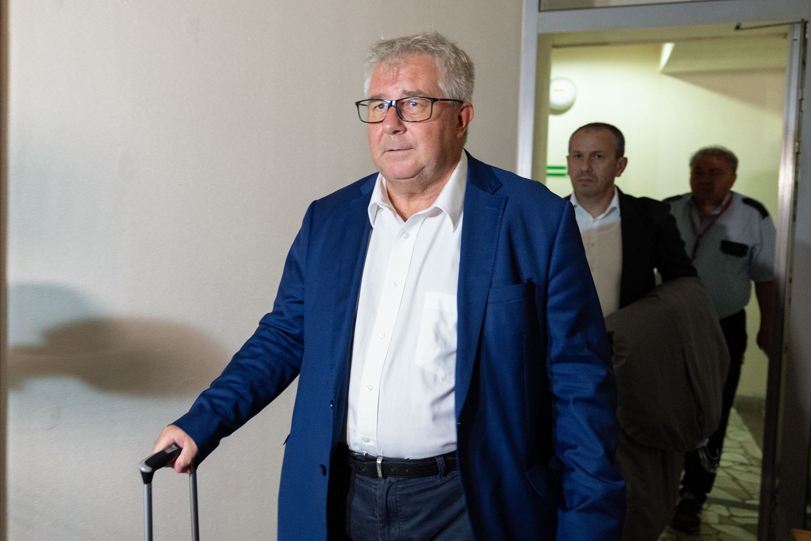 Czarnecki spędził noc w areszcie. "Rozbieranie się do naga jest mało sympatyczne"