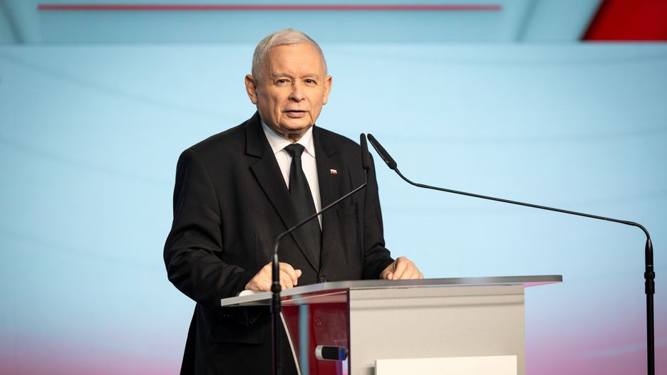 Warszawa, 11.11.2024. Prezes Prawa i Sprawiedliwości Jarosław Kaczyński podczas konferencji prasowej w siedzibie PiS przy ul. Nowogrodzkiej w Warszawie, 11 bm. (sko) PAP/Marek Gorczyński