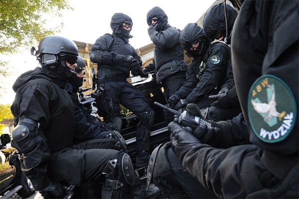 Lider "sekty" Himavanti miał przerwać karierę wiceszefa ABW Kazimierza Mordaszewskiego?