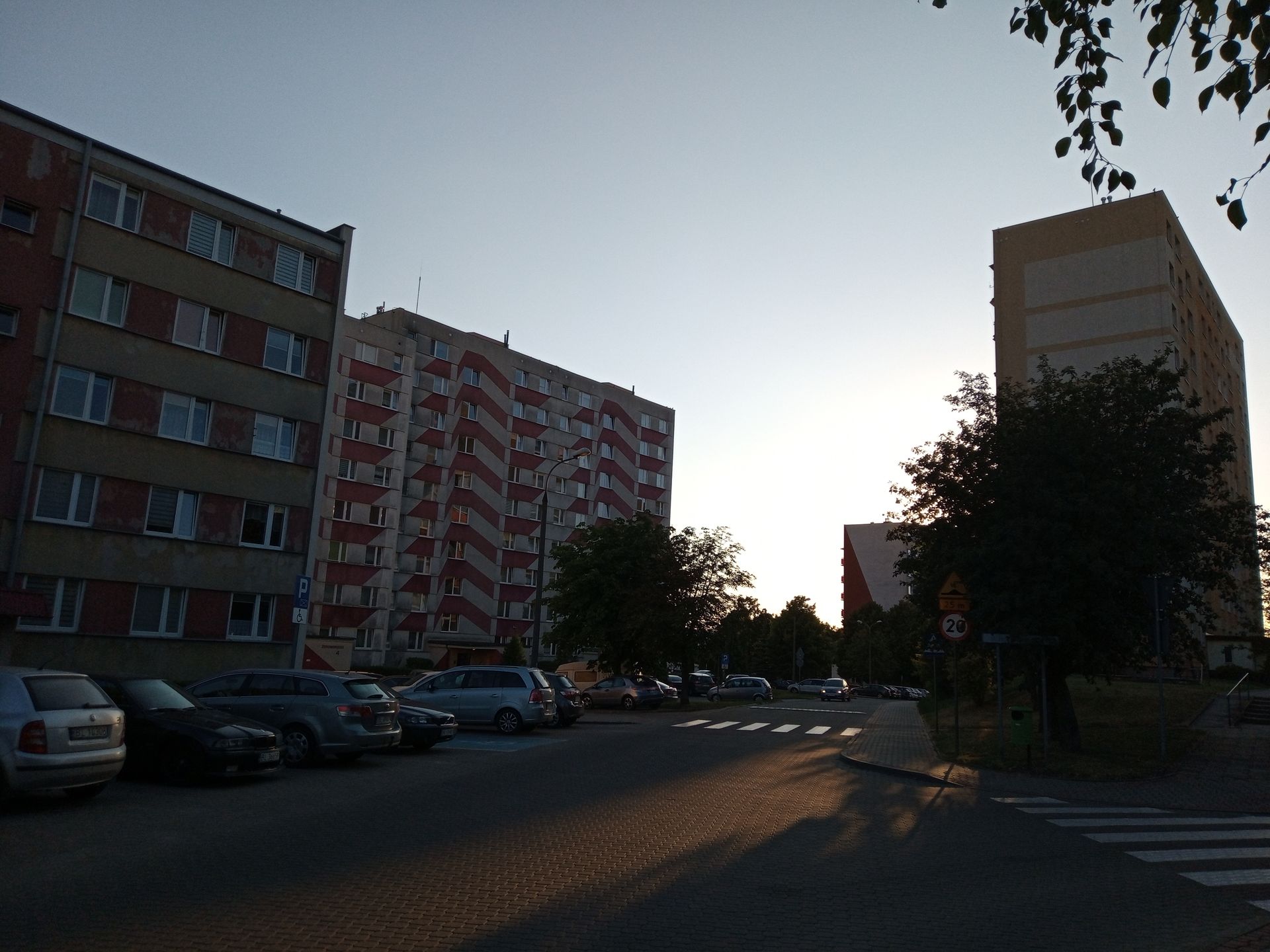 Motorola Moto G8 Power Lite: czy niższa cena wynagradza kompromisy? [Test] 14