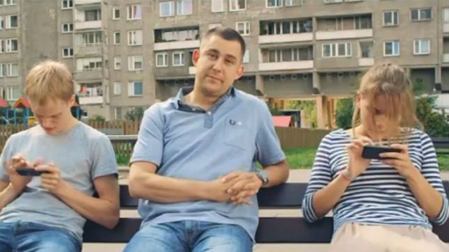 Internet to nie życie? Polski raper poucza nastolatków: wylogujcie się i nie zamulajcie! 1