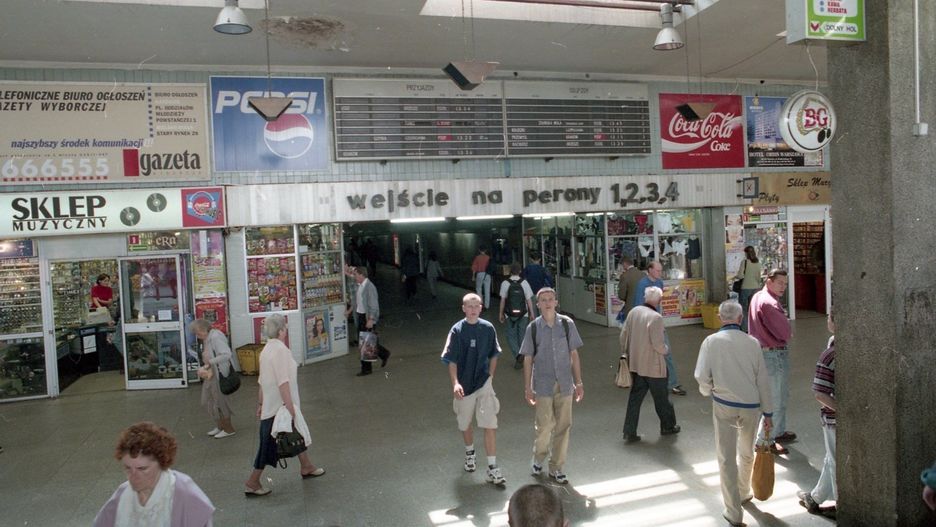 Dworzec w Katowicach na archiwalnych zdjęciach Władysława Morawskiego z 2000 roku