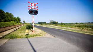 Zduńska Wola: Rada Miasta domaga się rozwiązania problemu z przejazdem kolejowym przy ulicy Szadkowskiej