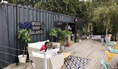 Przestrzeń coworkingowa TikToka działa na plaży w Jastarni