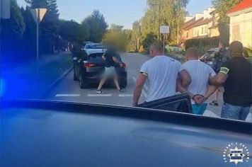 Skradziona toyota odnaleziona w Busku-Zdroju. 36-latek wpadł, gdy próbował nią odjechać