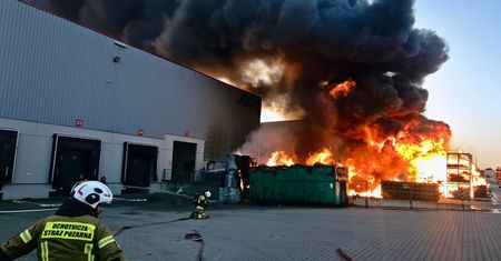 Obce służby stoją za pożarami w Polsce? Ekspert mówi, co przykuwa uwagę