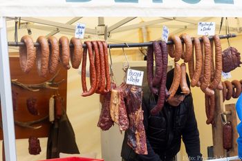 Łomnica: Dożynki i Oktoberfest w Pałacu Łomnica pełne lokalnych produktów i rękodzieła. Możesz jeszcze zrobić zakupy