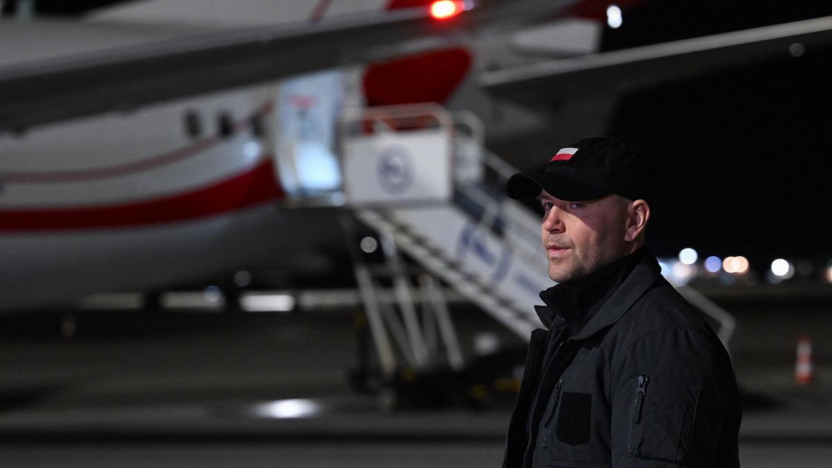 Karol Nawrocki
Rzesz�w, 02.12.2025. Prezydent Karol Nawrocki podczas wypowiedzi po wizycie w Centrum Logistycznym POLLOGHUB Rzesz�w-Jasionka, 2 bm. Prezydent spotka� si� z �o�nierzami pe�ni�cymi s�u�b� w tym hubie logistycznym. (ad) PAP/Darek Delmanowicz
Darek Delmanowicz
polityk, polityka, POLLOGHUB Rzesz�w-Jasionka, prezydent, wizyta