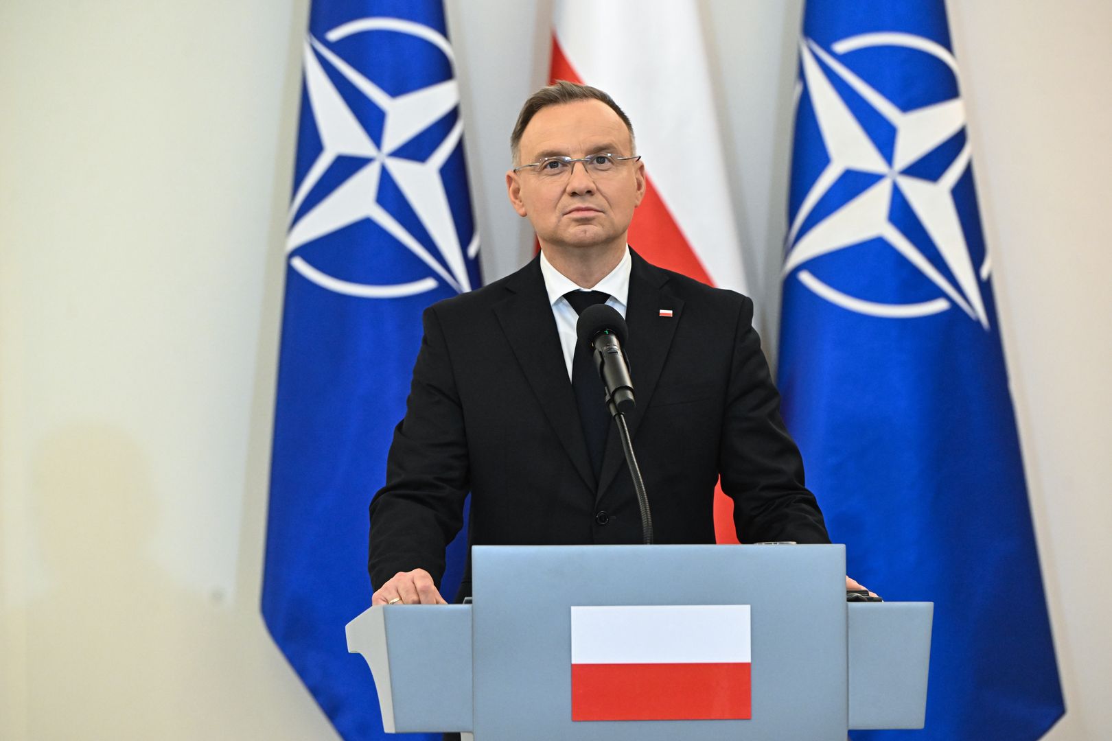 Warszawa, 13.11.2024. Prezydent RP Andrzej Duda podczas konferencji prasowej z sekretarzem generalnym NATO Markiem Rutte, po spotkaniu w Pałacu Prezydenckim w Warszawie, 13 bm. To pierwsza wizyta Ruttego w Warszawie, jako sekretarza generalnego NATO. (mr) PAP/Radek Pietruszka