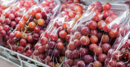 Pestycydy w winogronach z marketów. W jednej próbce aż 16 substancji
