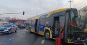 Pabianice: Zderzenie tramwaju z autobusem. Poważne utrudnienia w ruchu