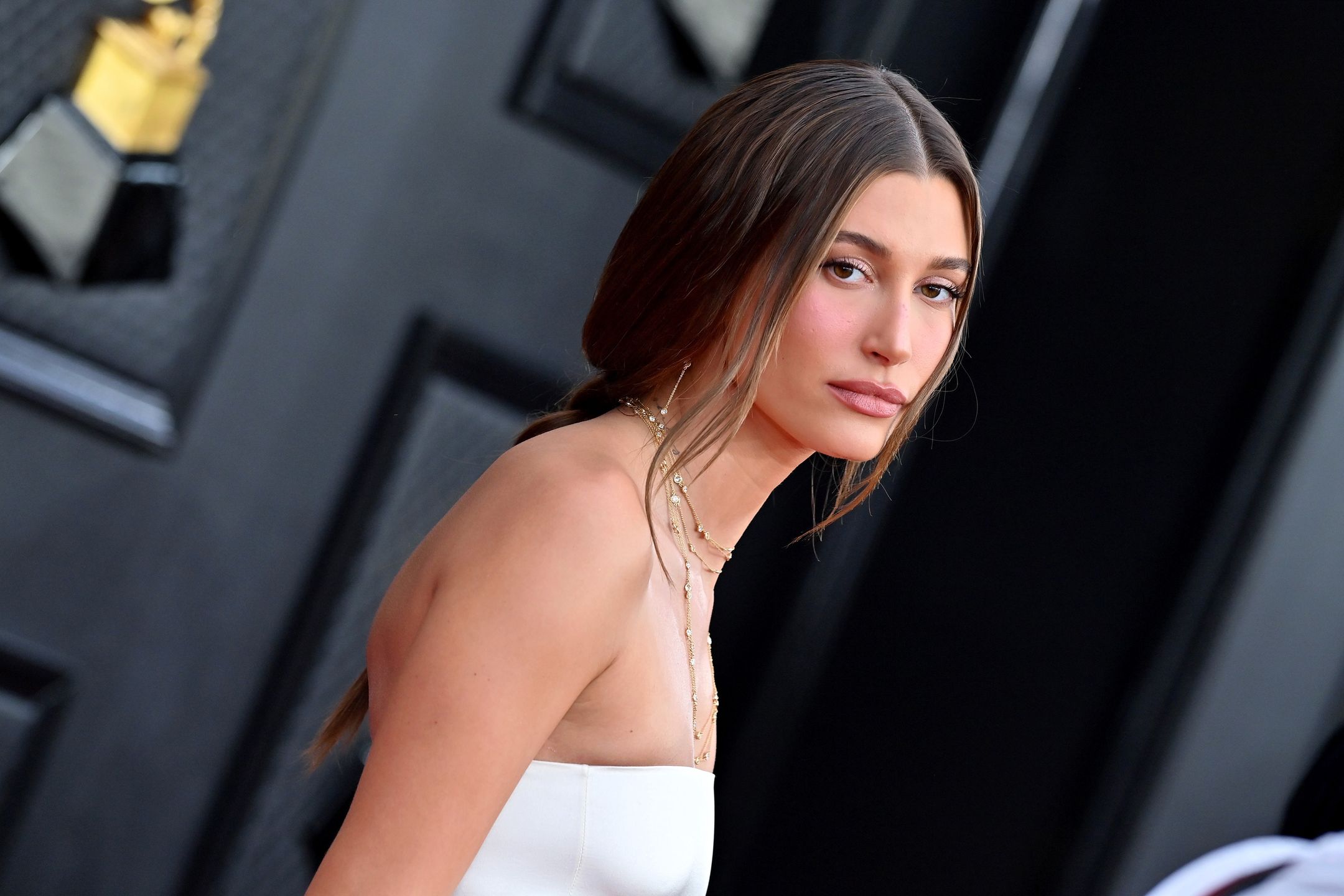 Hailey Bieber dementuje plotki o ciąży
