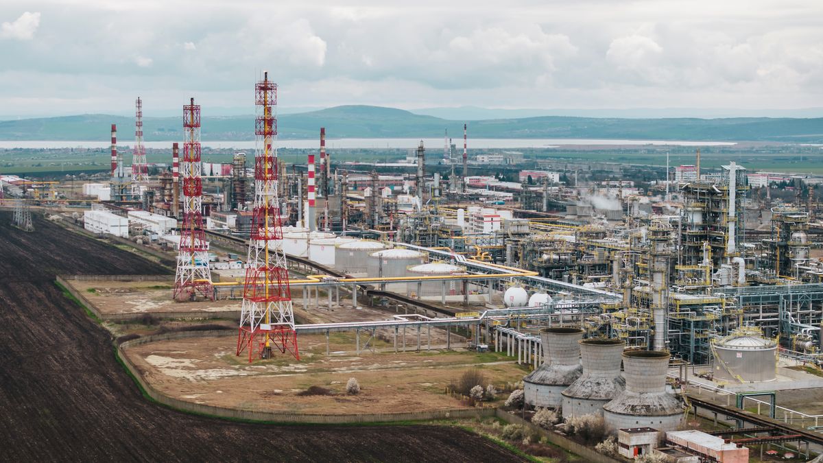 Rafineria należąca do Łukoilu