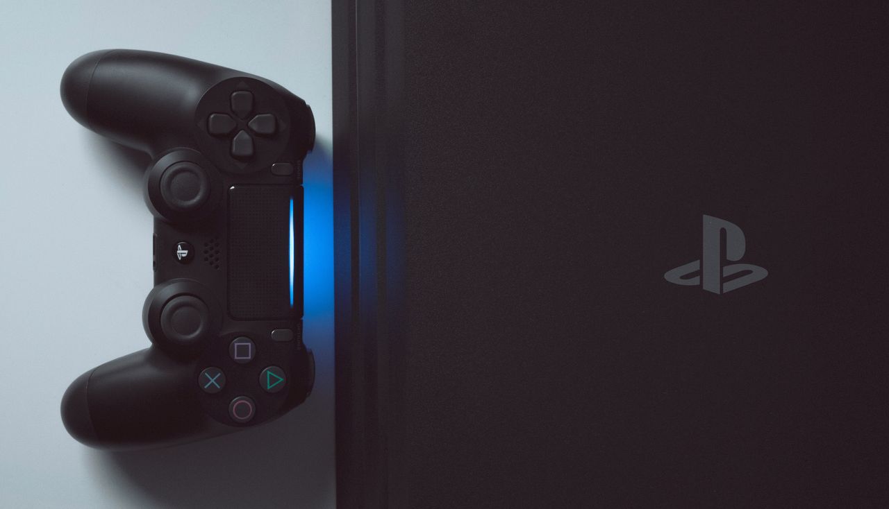 PlayStation 4 sprzedało się w 108,9 mln egzemplarzy, fot. Fabian Albert / Unsplash