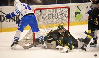 Unia Oświęcim niczym na sankach "zjeżdża" w dół tabeli hokejowej ekstraklasy. To efekt porażki we własnej hali z GKS Katowice