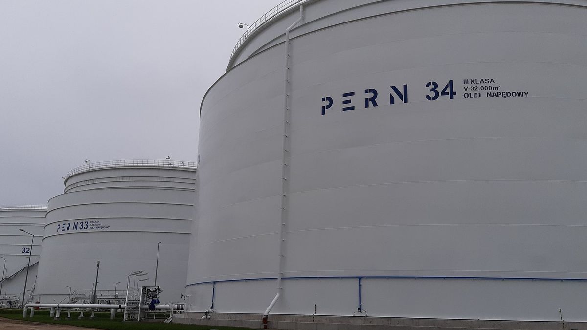 PERN zajmuje się logistyką i magazynowaniem ropy.