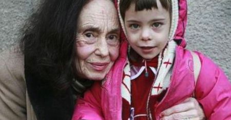 Miała 66 lat, gdy urodziła. Pokazała się 18 lat później