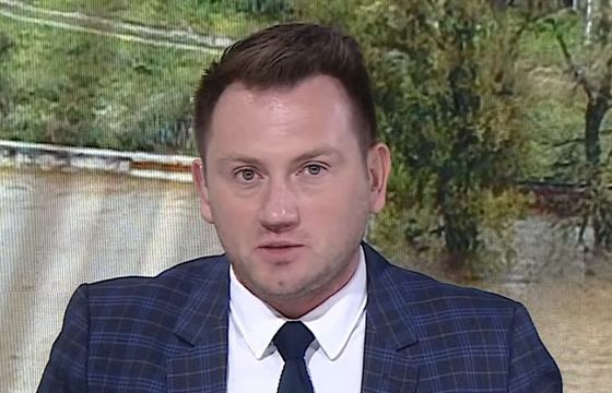 Były dziennikarz TVP w nowej stacji. Pisał o sobie "sympatyczny prezenter"
