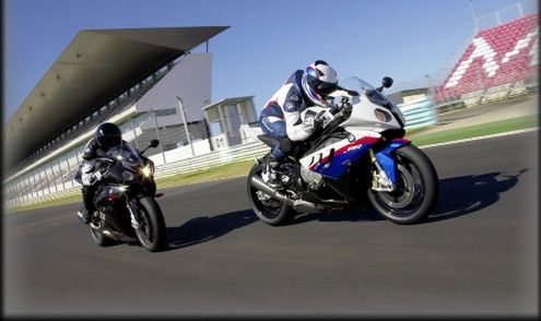 "Wycieczka" po torze BMW S1000RR (video)