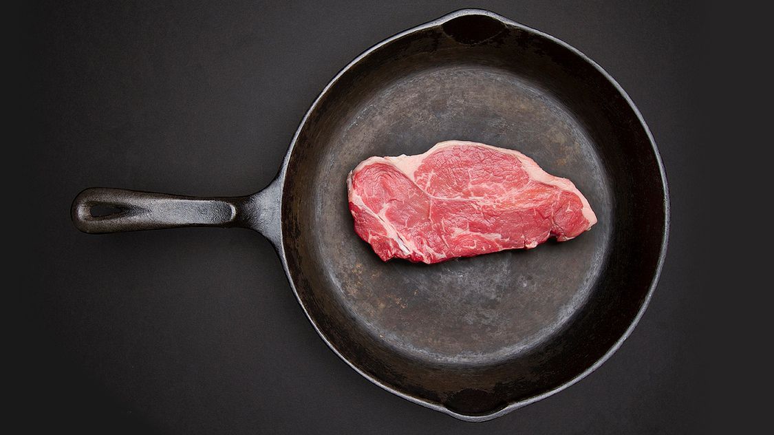Według najnowszych badań czerwone mięso sprawia, że jesteśmy szczęśliwi