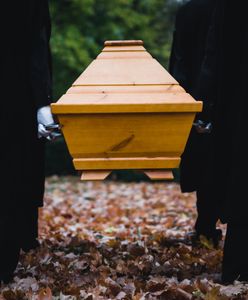 Zasiłek pogrzebowy. Komu przysługuje i ile wynosi? Wyjaśniamy