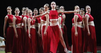 IV Ogólnopolski Festiwal Tańca "ART" w Tarnobrzegu - dwa dni rywalizacji, nowe kategorie i setki młodych talentów na parkiecie