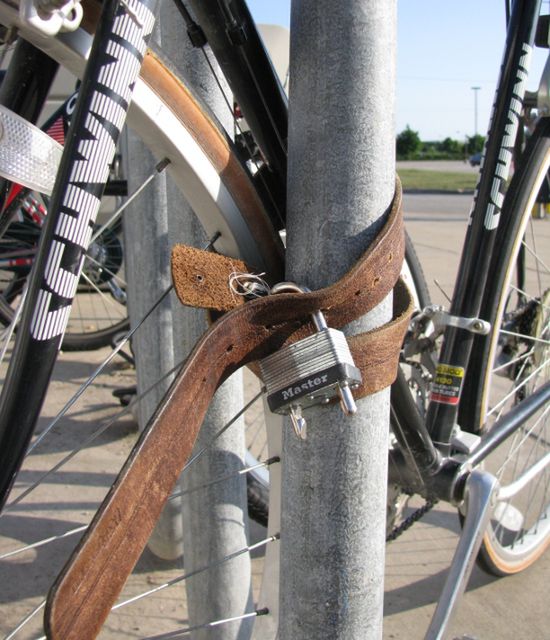 15 najgłupszych i najdziwniejszych sposobów na zabezpieczenie roweru 12